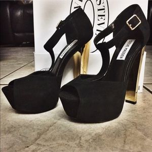 Steve Madden Dyvine Black Suede Platform Heels